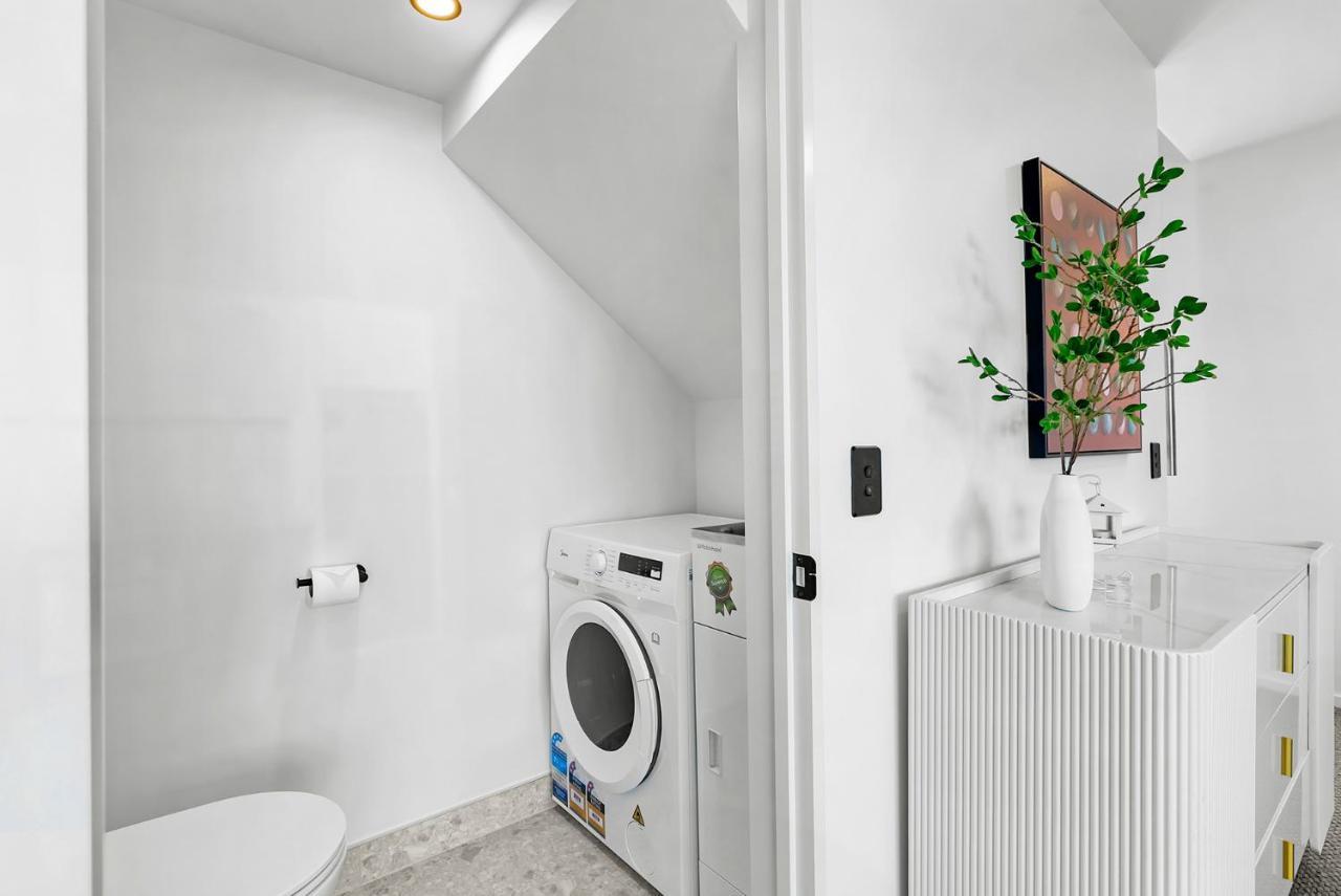 Cbd Contemporary Comfort Townhouse 2 Bed 2Bath ไครสต์เชิร์ช ภายนอก รูปภาพ