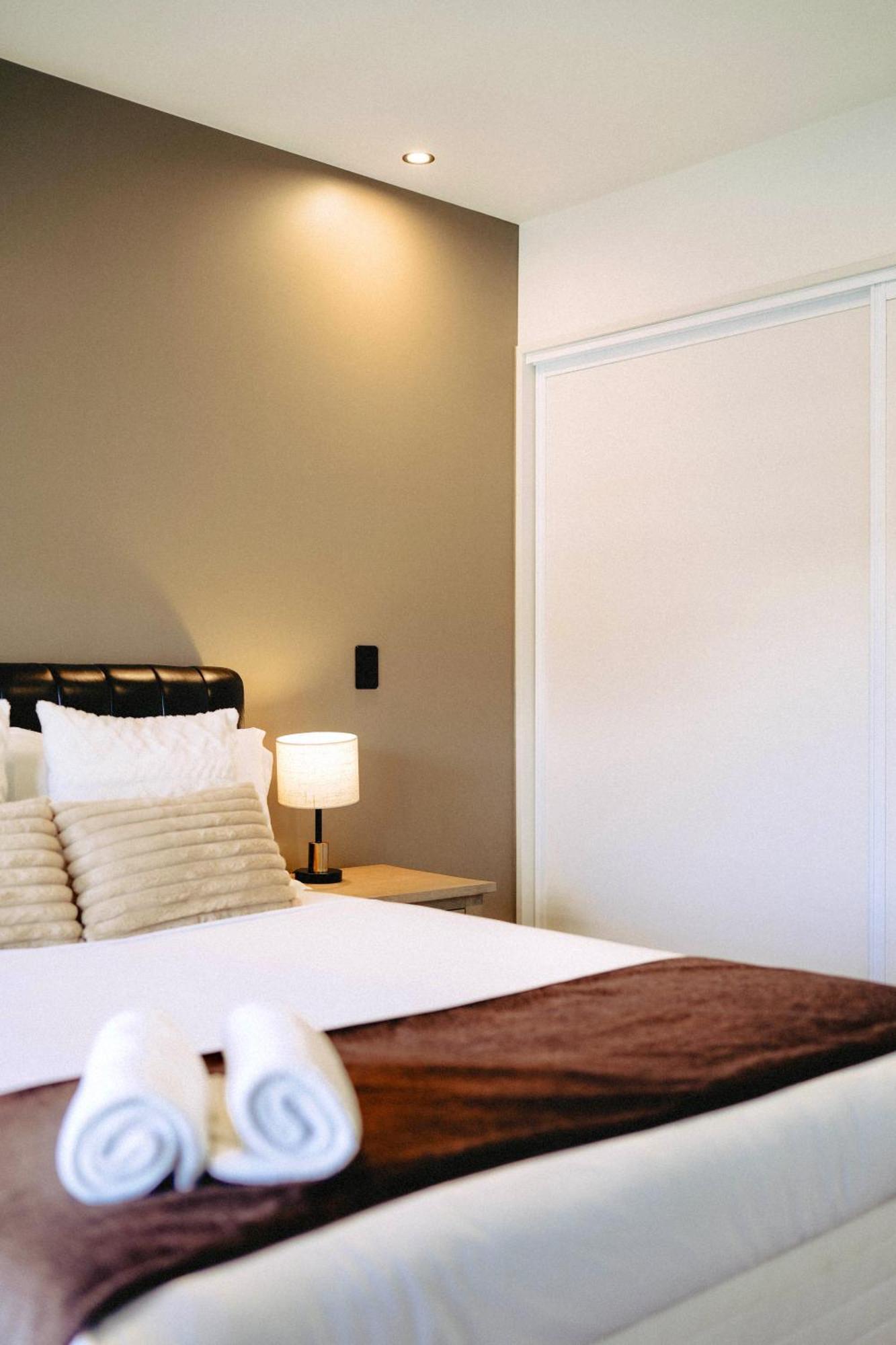 Cbd Contemporary Comfort Townhouse 2 Bed 2Bath ไครสต์เชิร์ช ภายนอก รูปภาพ